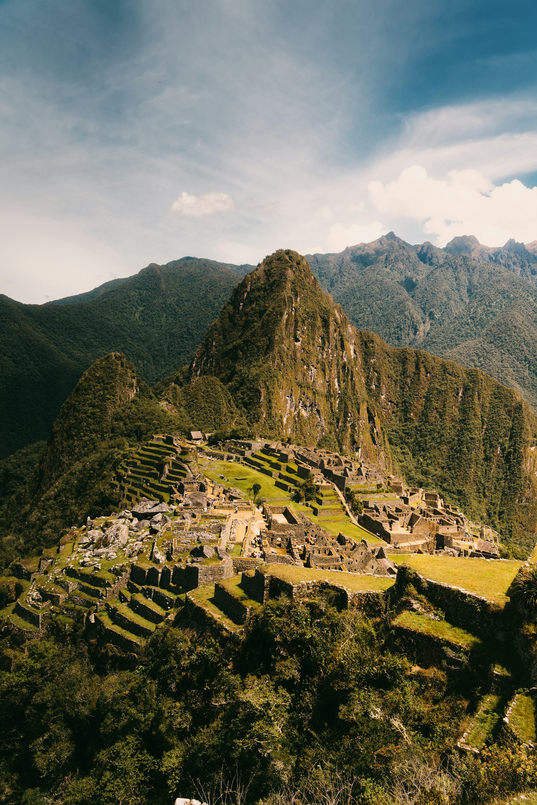 Ciudadela inca de Machu Picchu entre las montañas de Perú